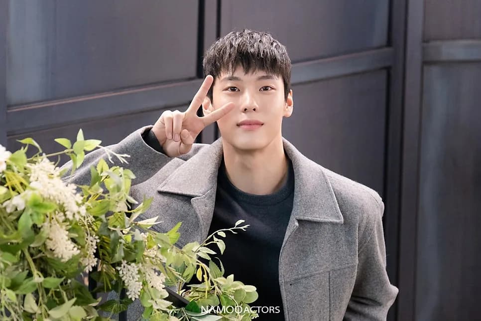 Han Tae-ha, photo 1 of 9