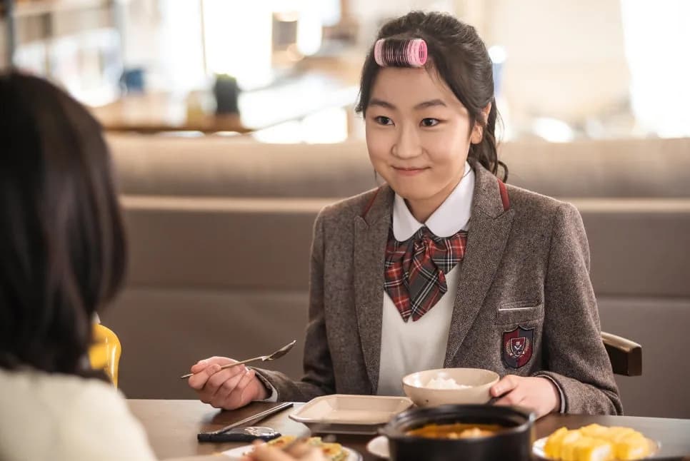Kim Hwan-hee 사진 8장 중 7번째