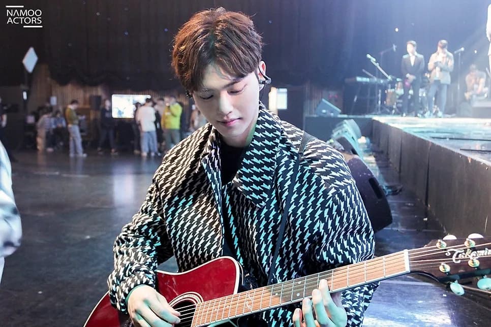 Song Kang 사진 8장 중 5번째