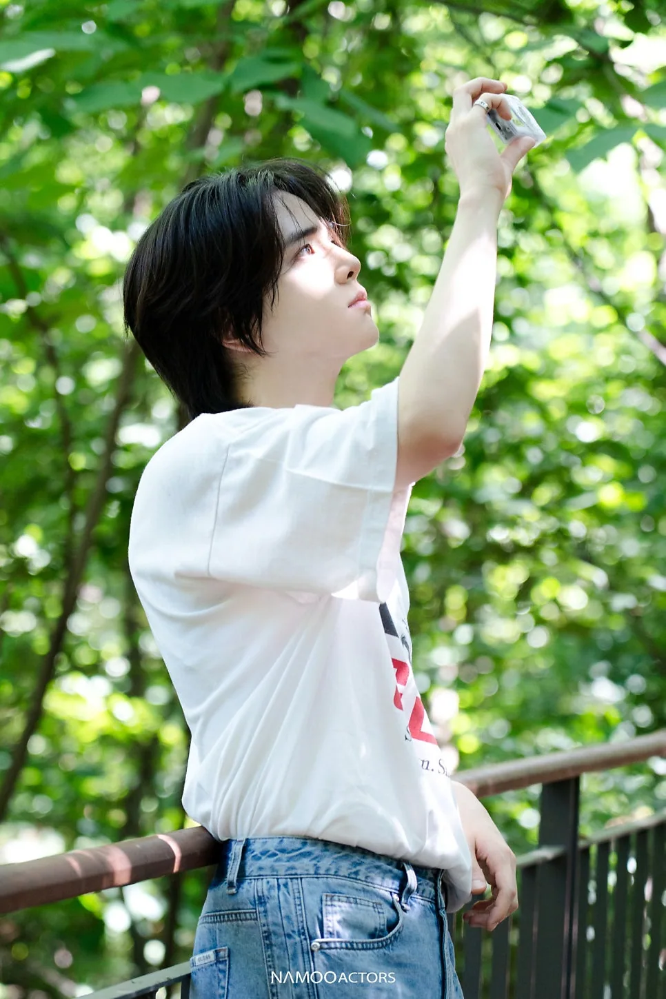 Younghoon 사진 8장 중 2번째