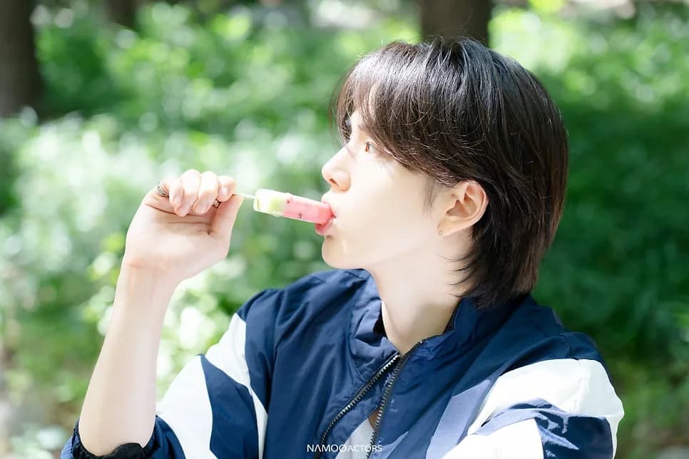 Younghoon, photo 3 of 8