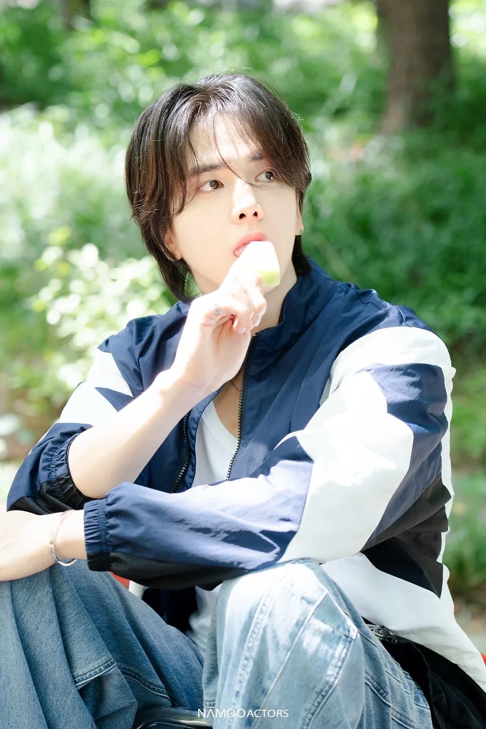 Younghoon, photo 6 of 8